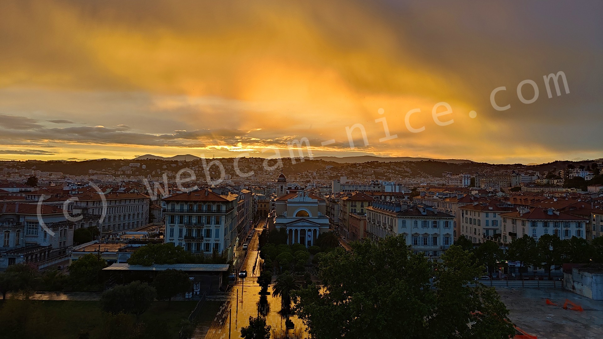 Images de Nice sur la Coulée verte, Boulevard Jean Jaurès, Vieux Nice, Garibaldi, promenade du Paillon, Collines Niçoises, Mont Boron, Observatoire, Théâtre de Nice, Acropolis, Sunset, travaux nouvelle coulée verte, théâtre