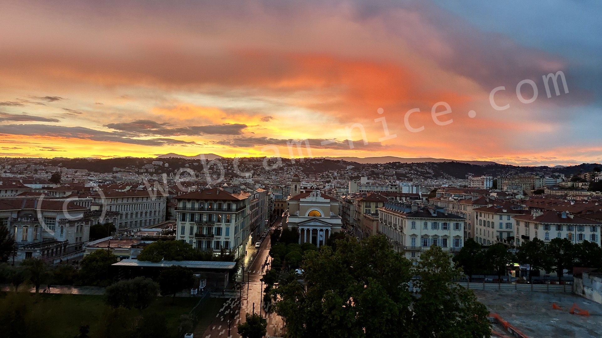 Images de Nice sur la Coulée verte, Boulevard Jean Jaurès, Vieux Nice, Garibaldi, promenade du Paillon, Collines Niçoises, Mont Boron, Observatoire, Théâtre de Nice, Acropolis, Sunset, travaux nouvelle coulée verte, théâtre