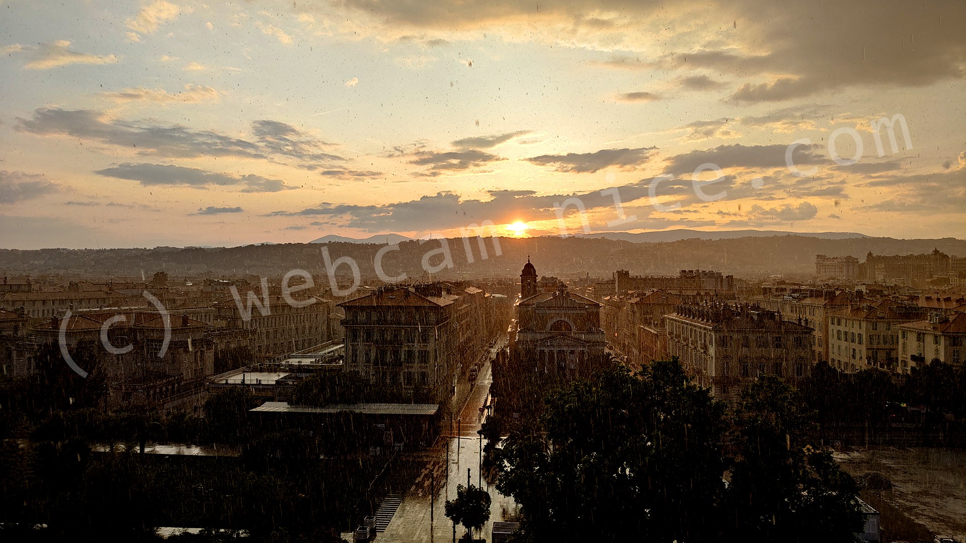 Images de Nice sur la Coulée verte, Boulevard Jean Jaurès, Vieux Nice, Garibaldi, promenade du Paillon, Collines Niçoises, Mont Boron, Observatoire, Théâtre de Nice, Acropolis, Sunset, travaux nouvelle coulée verte, théâtre